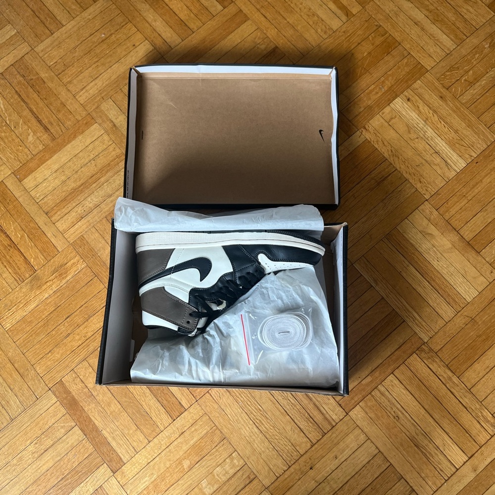 Jordan 1 Mocha Highs* Very lightly worn* With box and extra laces